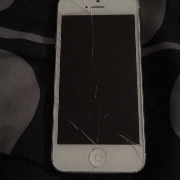 iPhone 5 s‼️‼️ - Picture 2 of 3